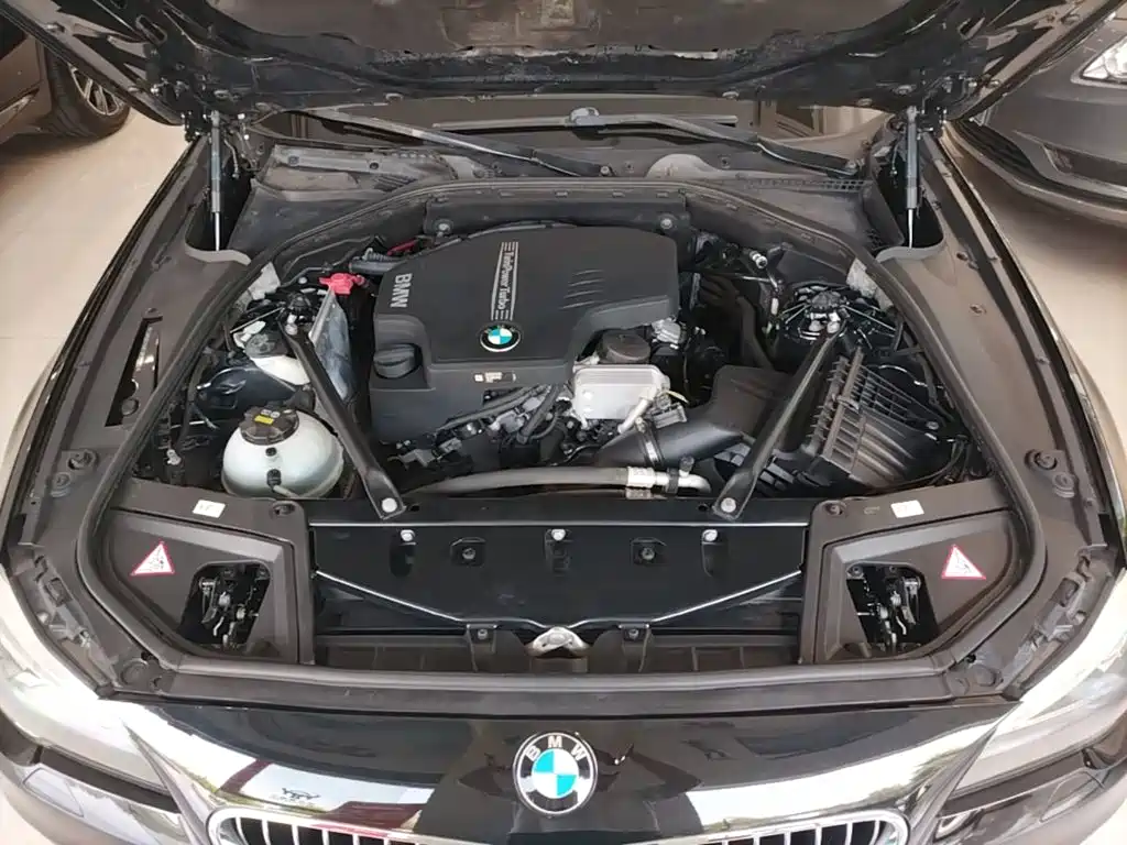 BMW 5 Series — миниатюра 20