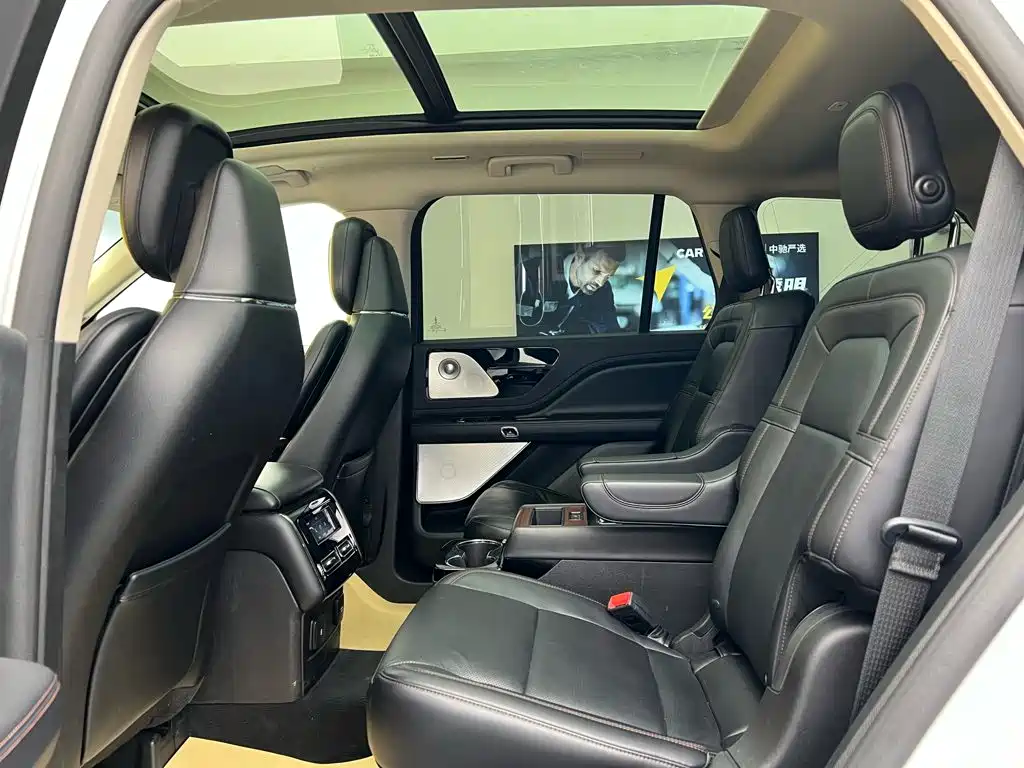 Lincoln Aviator — миниатюра 40