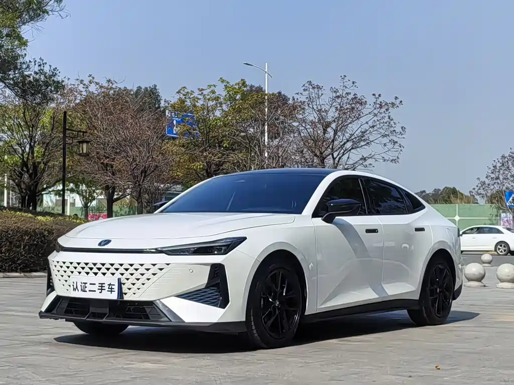 Changan UNI-V 2024