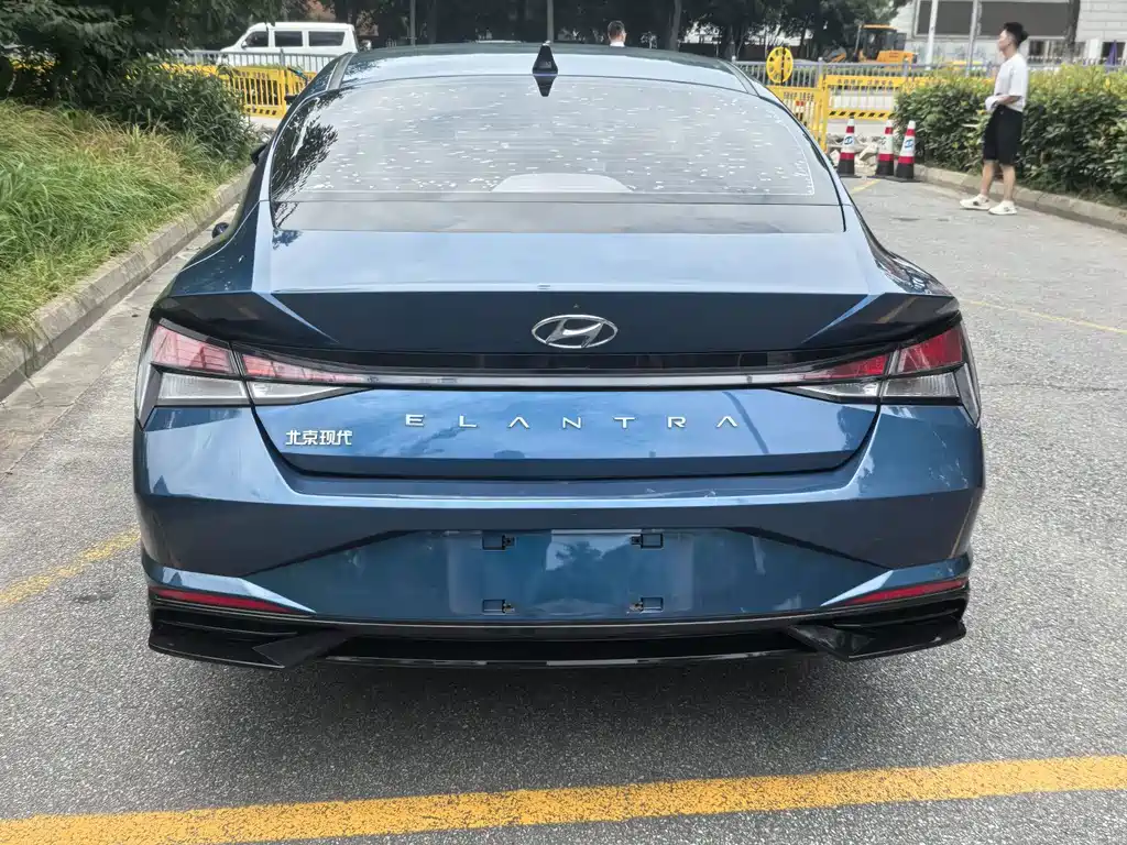 Hyundai Elantra — миниатюра 9