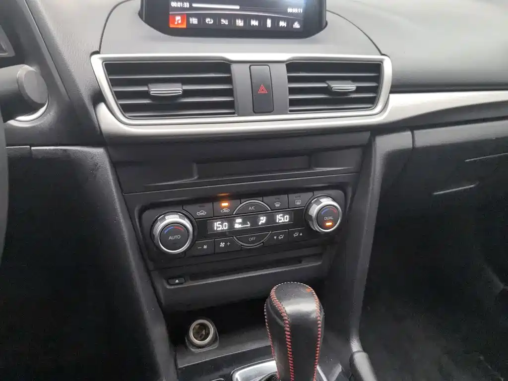 Mazda 3 Axela — миниатюра 12