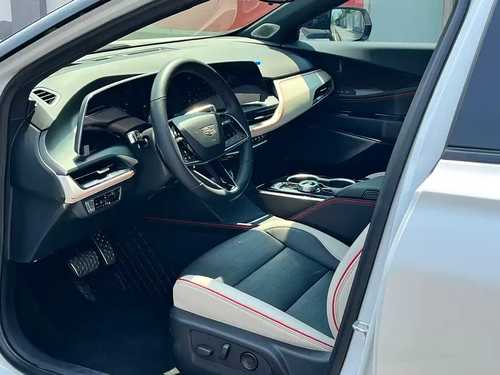 Cadillac GT4 — миниатюра 4