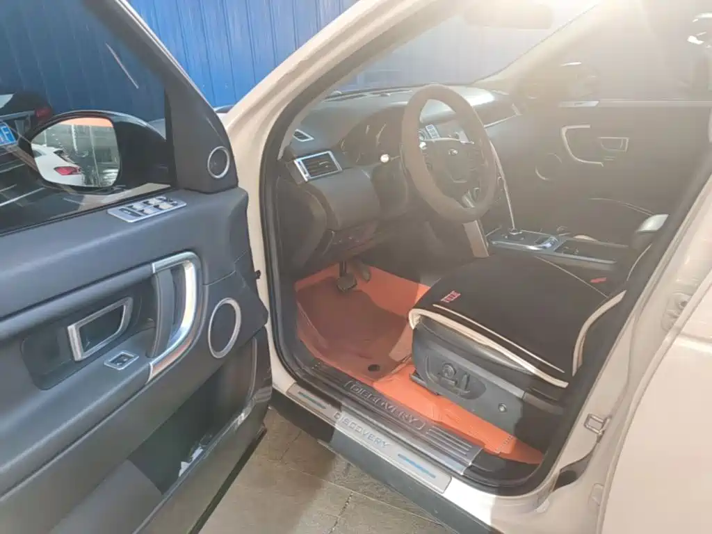 Land Rover Discovery Sport — миниатюра 18