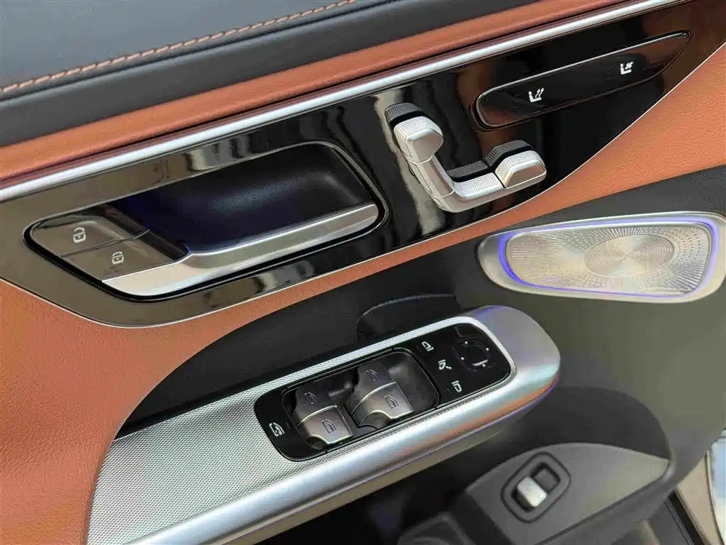 Mercedes-Benz GLC — миниатюра 12