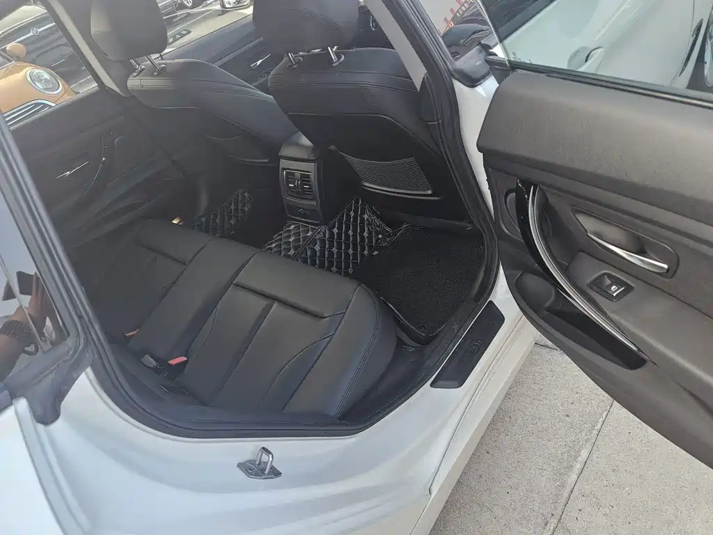 BMW 3 Series GT — миниатюра 16