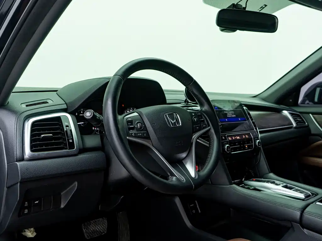 Honda UR-V 2017 370TURBO Luxury V