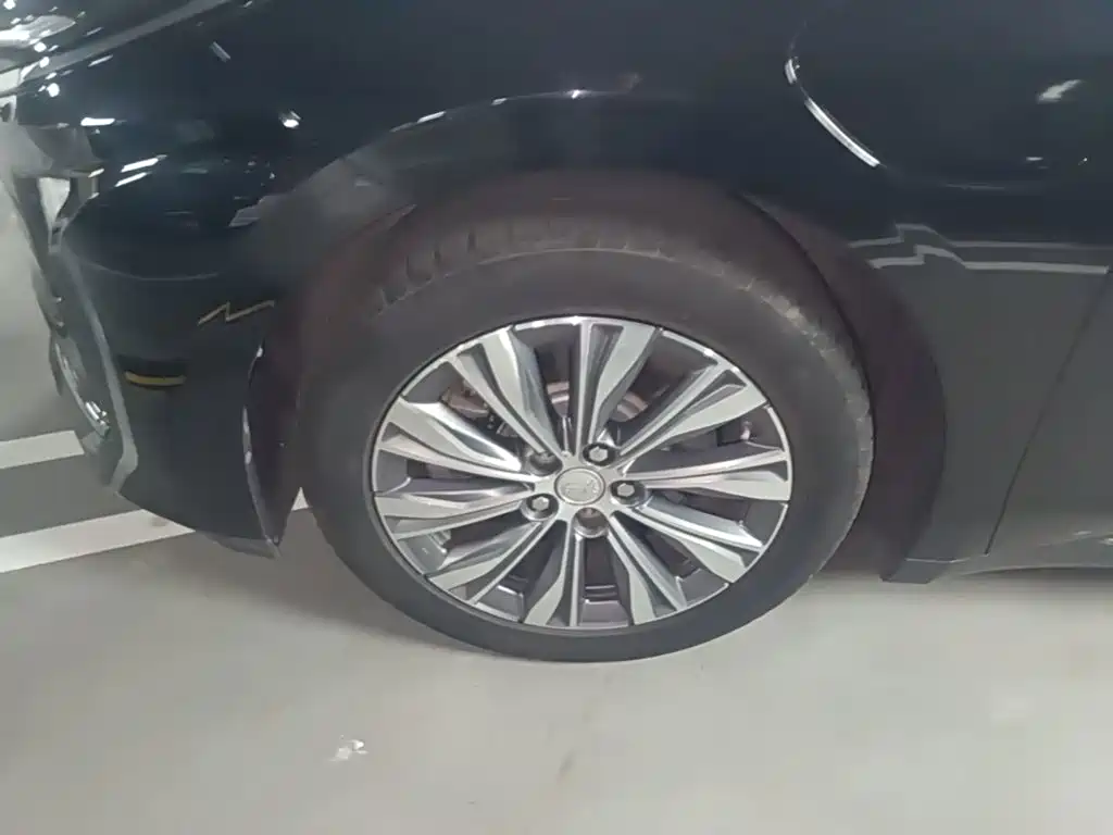 Hongqi Hongqi E-QM5 — миниатюра 23