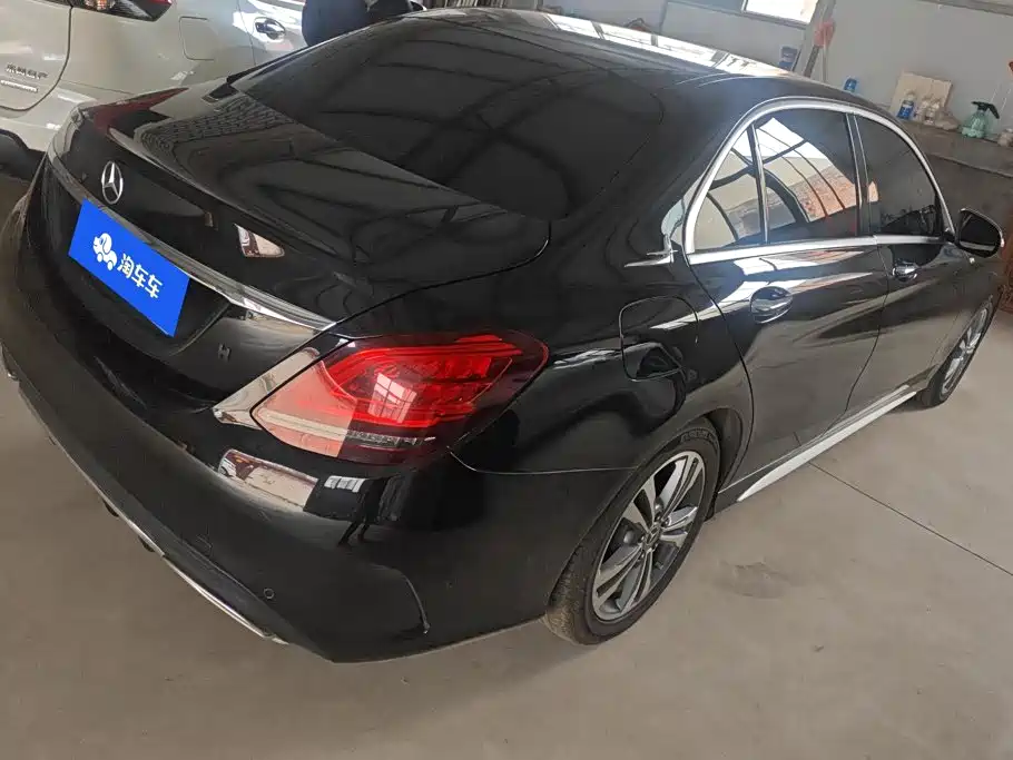 Mercedes-Benz C-Class — миниатюра 2