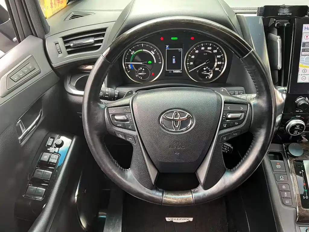 Toyota Vellfire — миниатюра 6