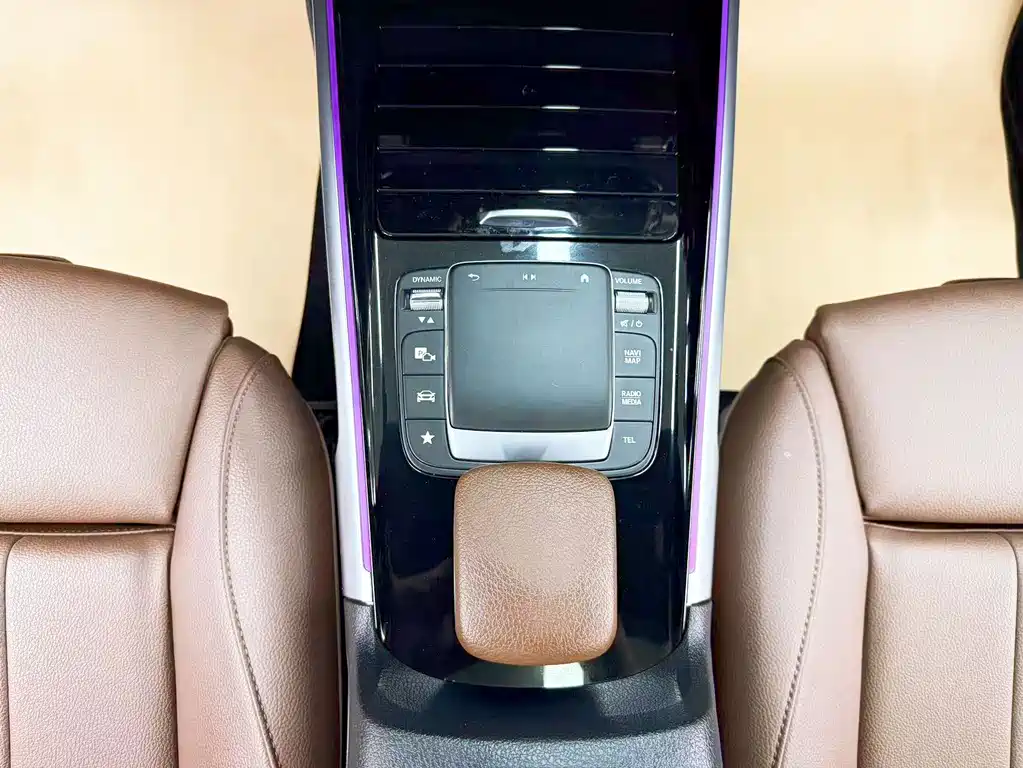 Mercedes-Benz GLB — миниатюра 15