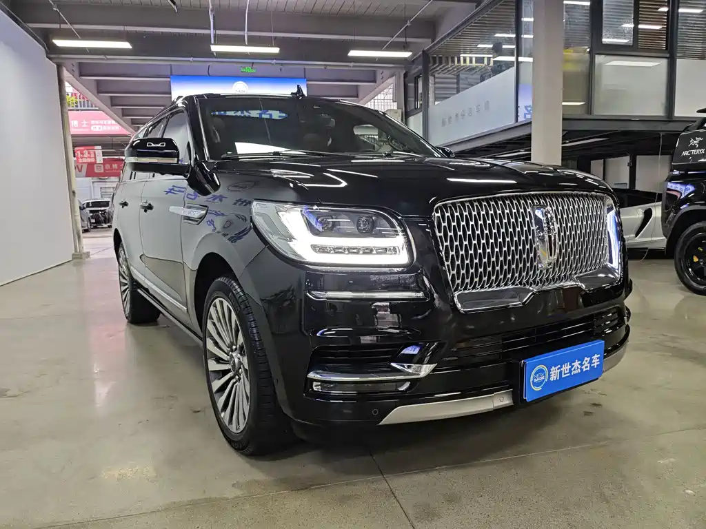 Lincoln Navigator — миниатюра 11