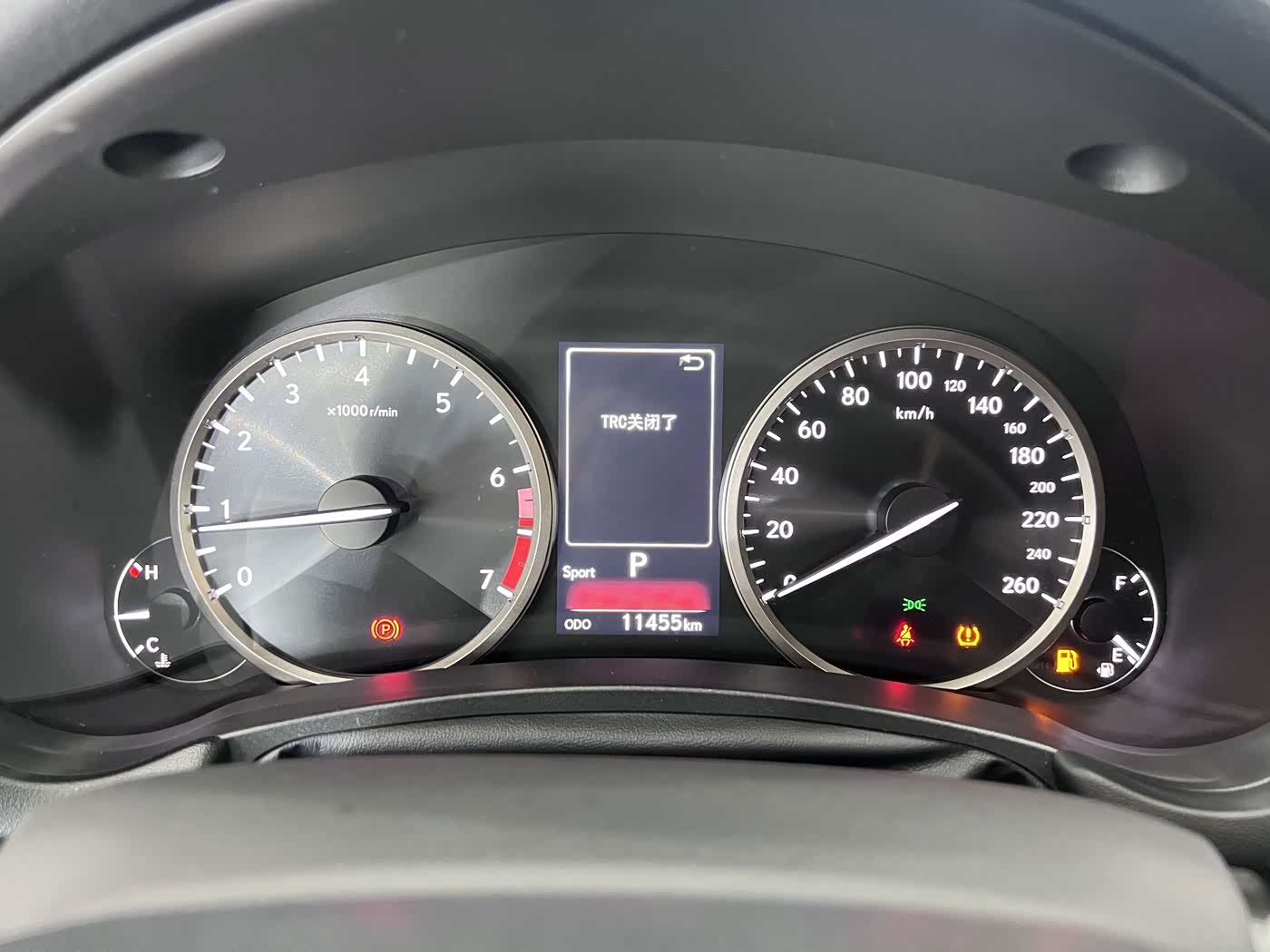 Lexus NX 2.0 л 2021 г. Серебристо-серый, пробег 11000 км