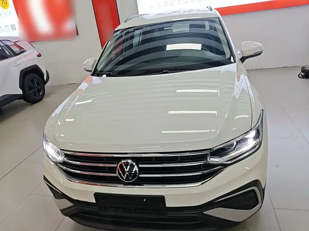 Volkswagen Tiguan L — миниатюра 3