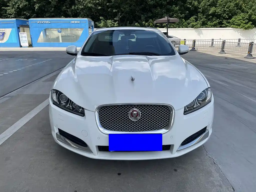 Jaguar XF — миниатюра 3