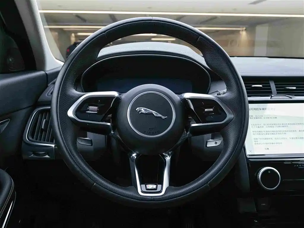 Jaguar E-PACE — миниатюра 20