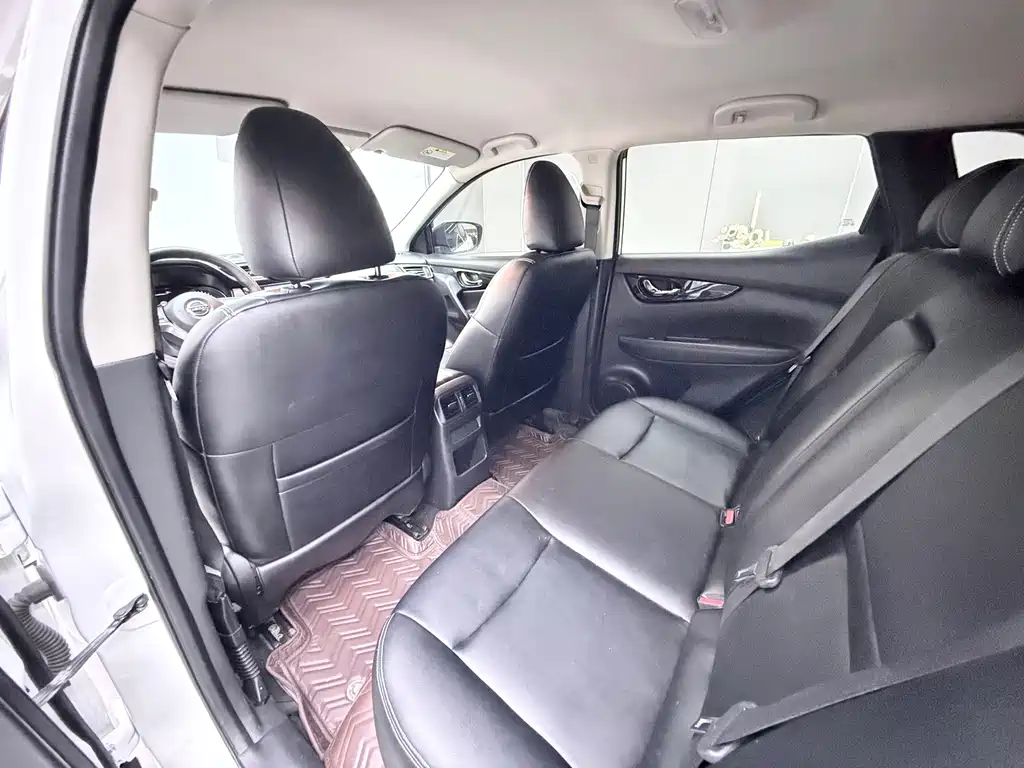 Nissan Qashqai — миниатюра 7