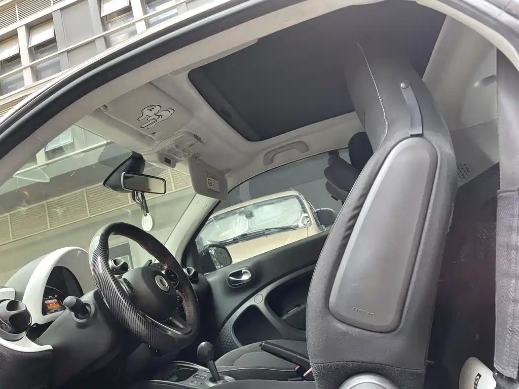smart Smart Fortwo — миниатюра 12