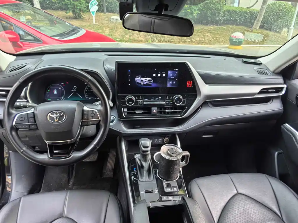 Toyota Highlander — миниатюра 3