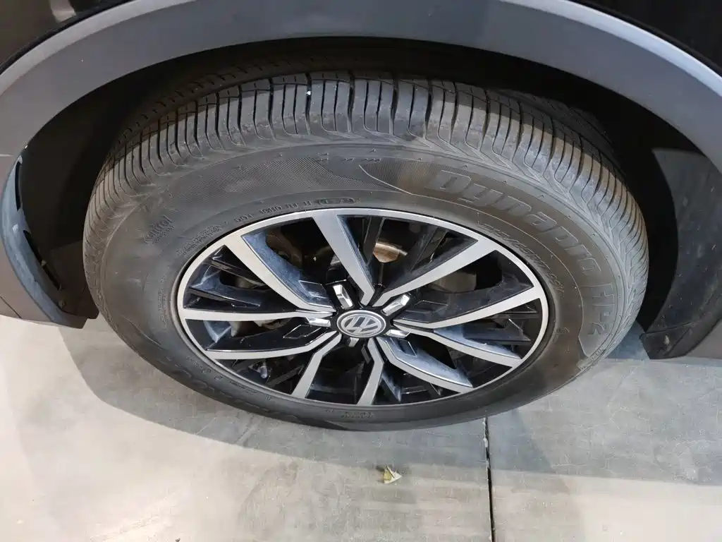 Volkswagen Tiguan L — миниатюра 23