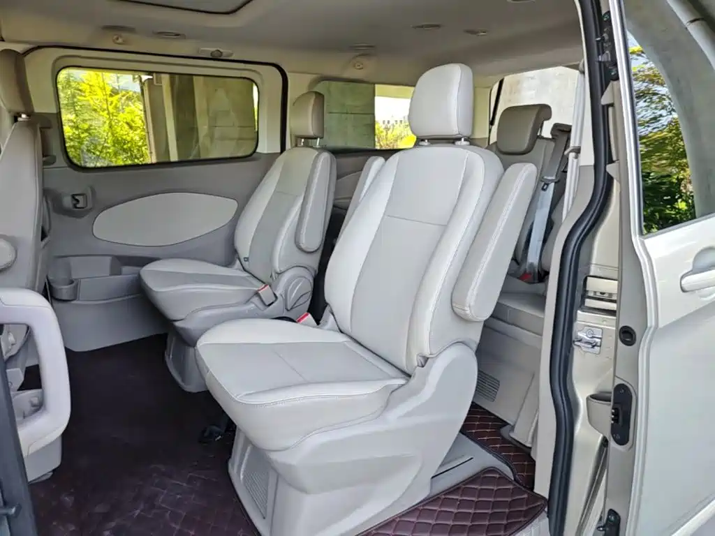 Ford Tourneo — миниатюра 17