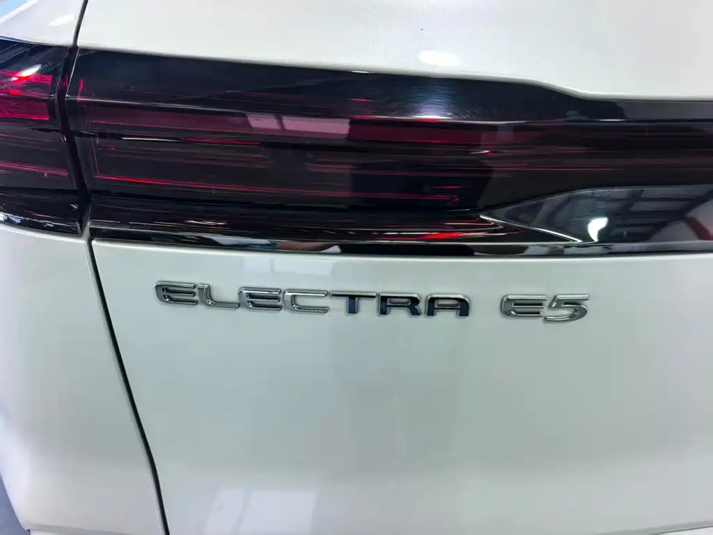 Buick E5 — миниатюра 20