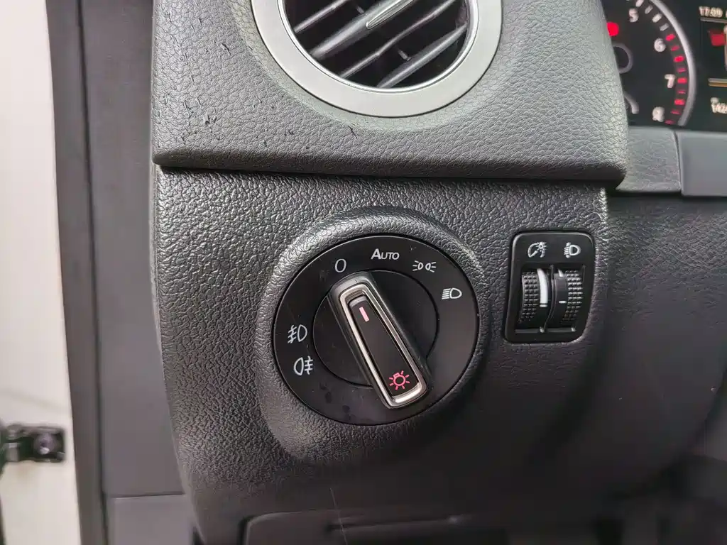 Volkswagen Tiguan — миниатюра 21