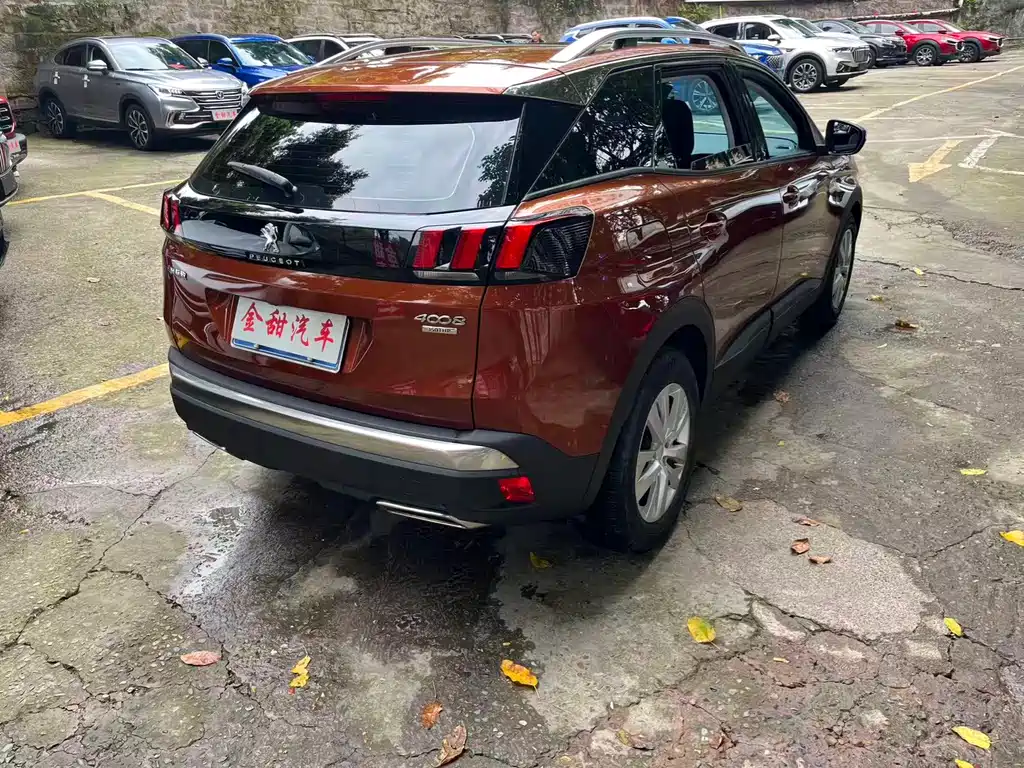 PEUGEOT 4008