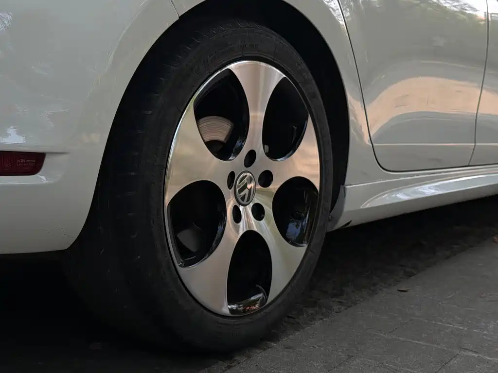 Volkswagen Golf GTI — миниатюра 9