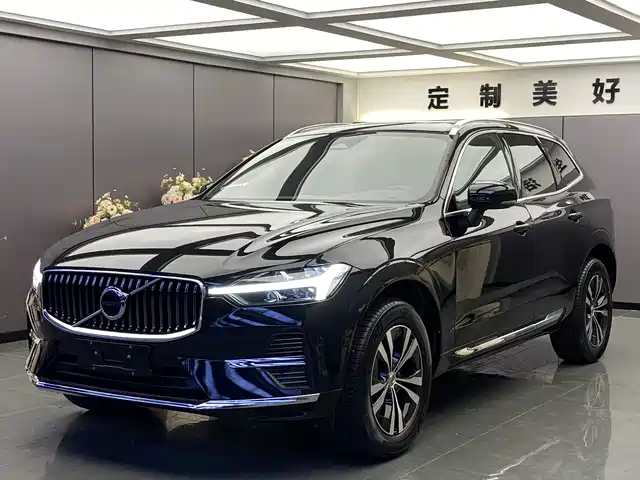 VOLVO  XC60 2023