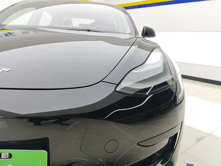 Tesla Model 3 — миниатюра 5