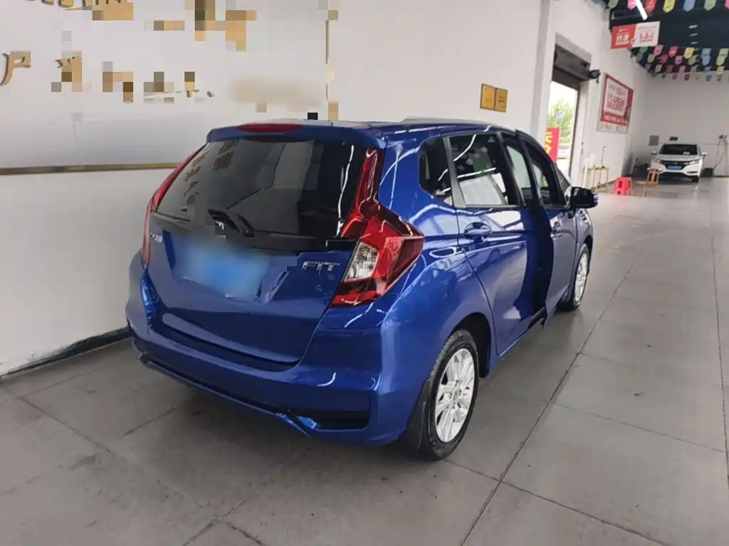 Honda Fit — миниатюра 7