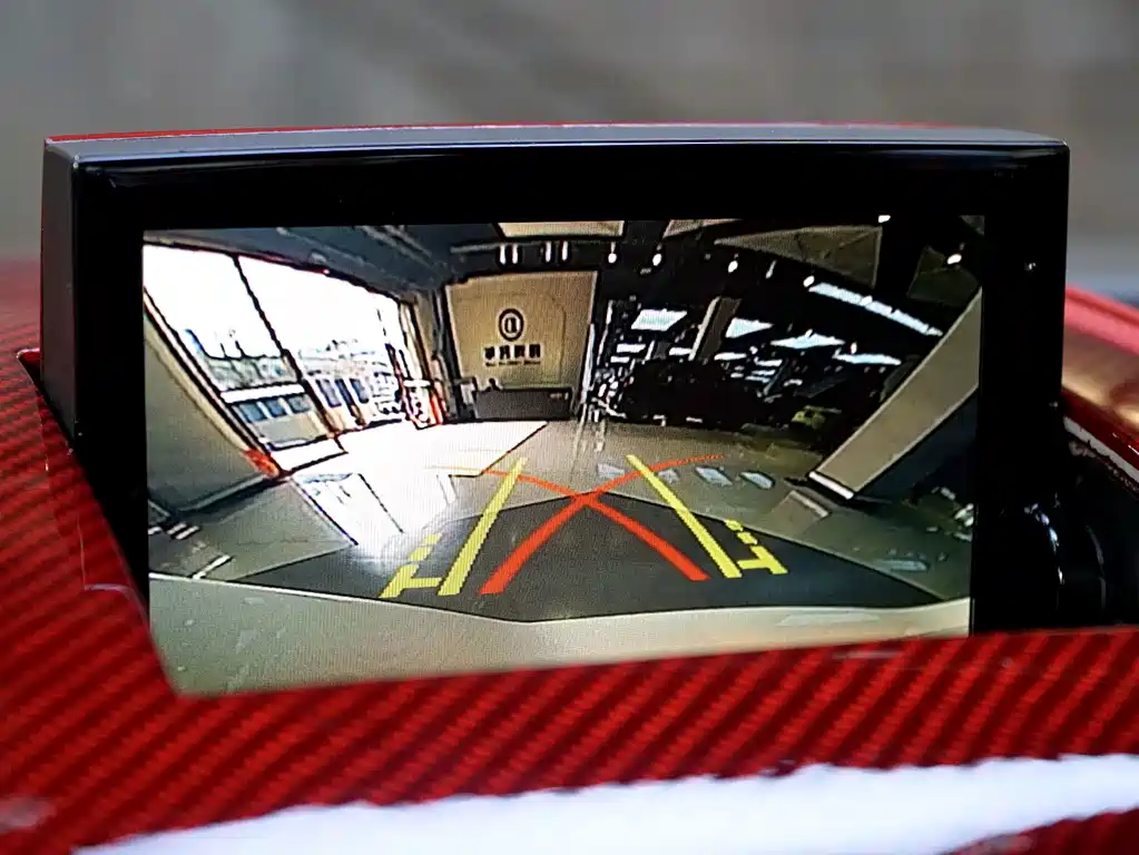 Aston Martin DB9 — миниатюра 12