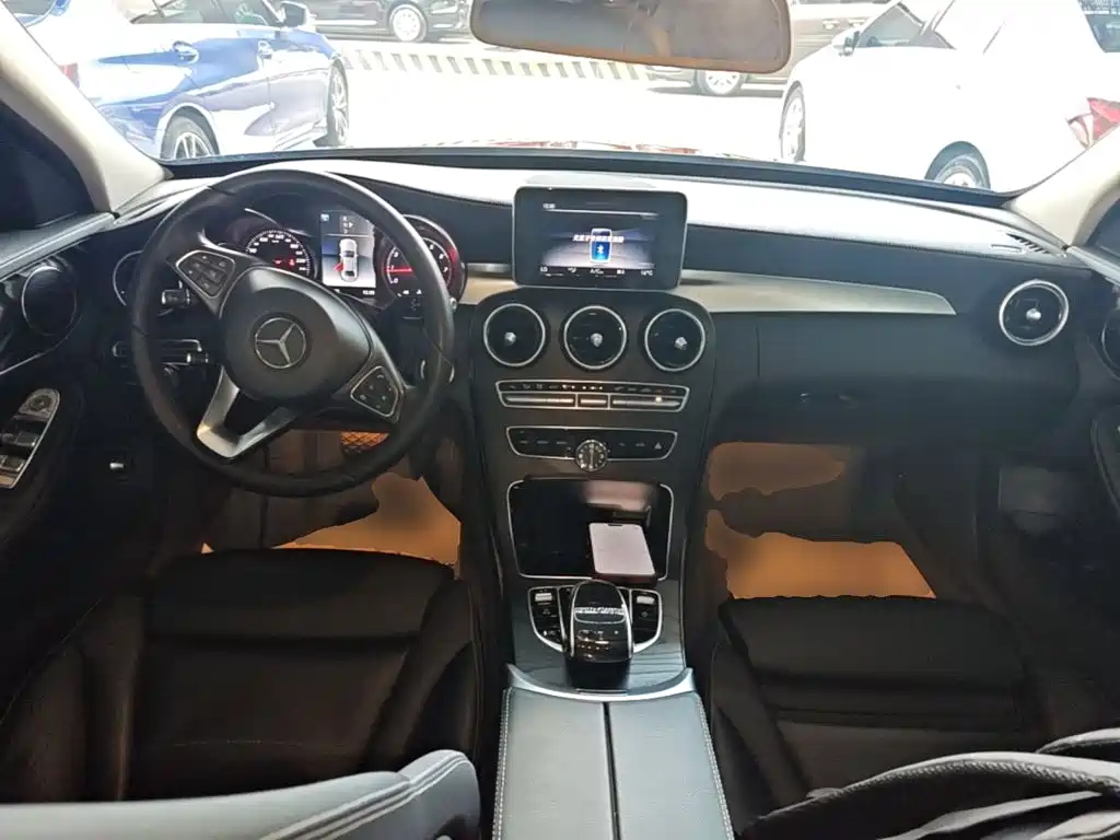 Mercedes-Benz C-Class — миниатюра 10