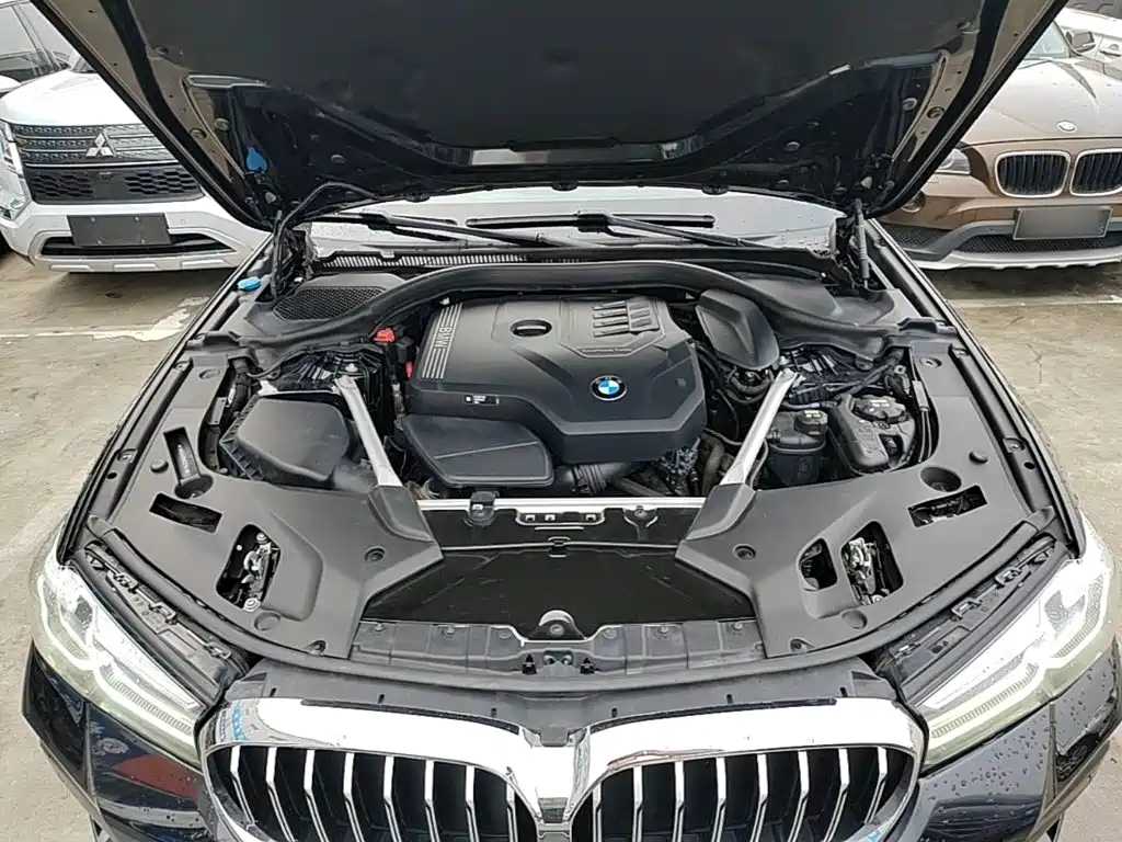 BMW 5 Series — миниатюра 20