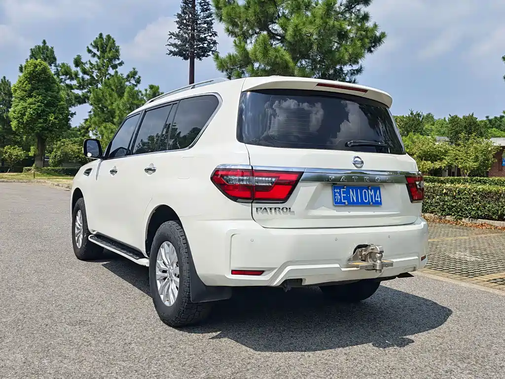 Nissan Patrol — миниатюра 18