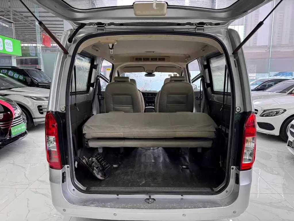 Wuling Rongguang V — миниатюра 22