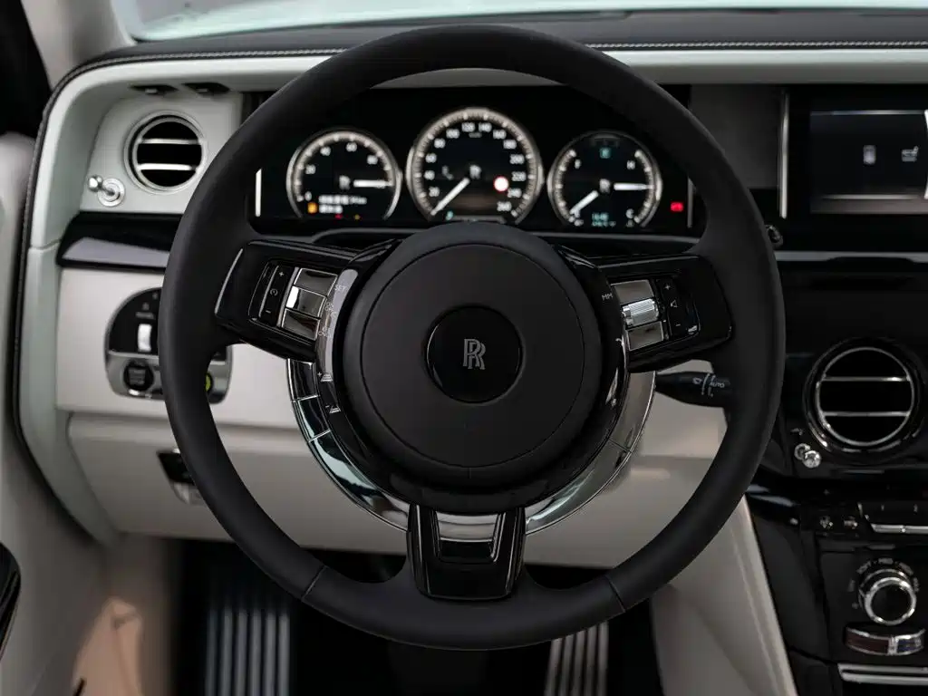 Rolls-Royce Phantom — миниатюра 14