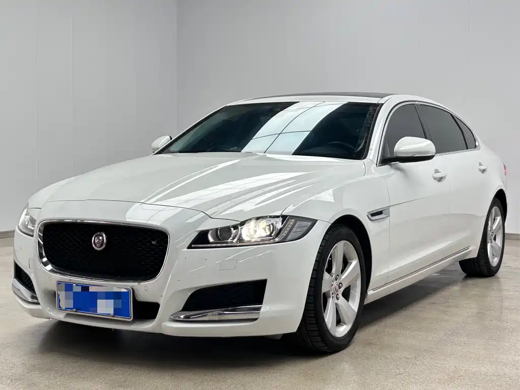 Jaguar XFL 2020