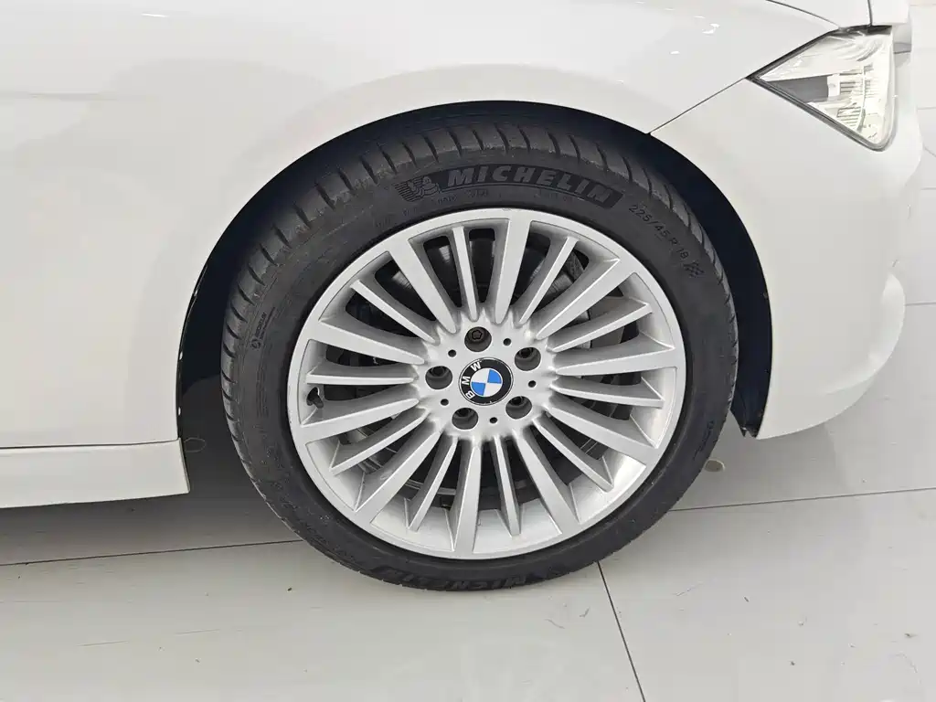 BMW 3 Series — миниатюра 11