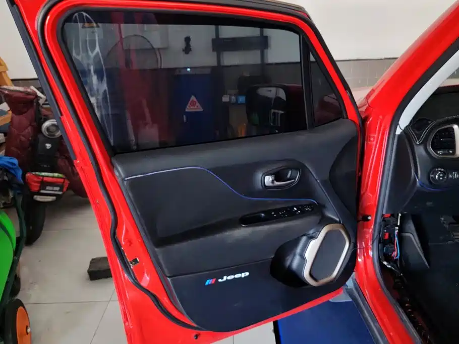 Jeep Renegade — миниатюра 7