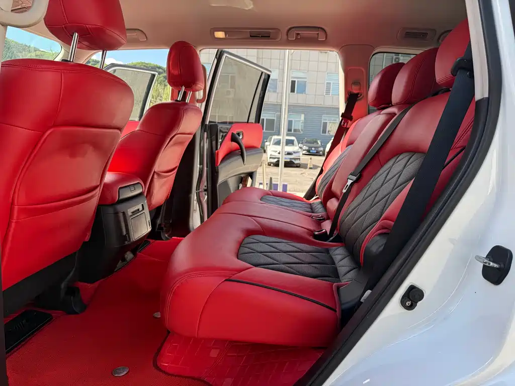 Nissan Patrol — миниатюра 8