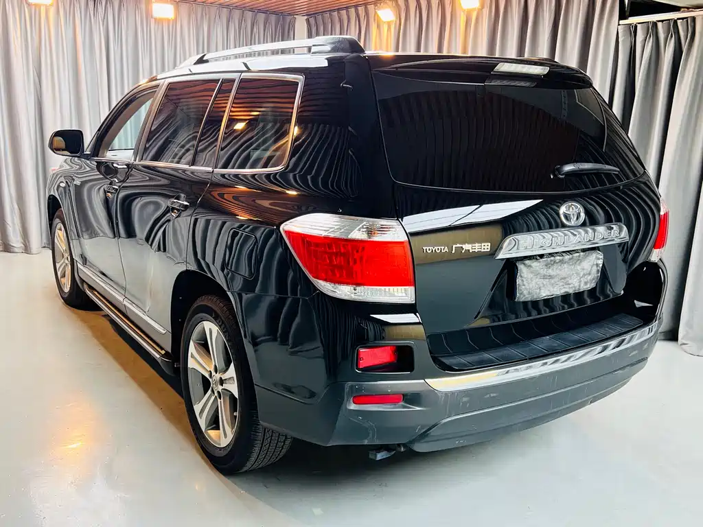 Toyota Highlander 2012 2.7L 7 мест Luxury