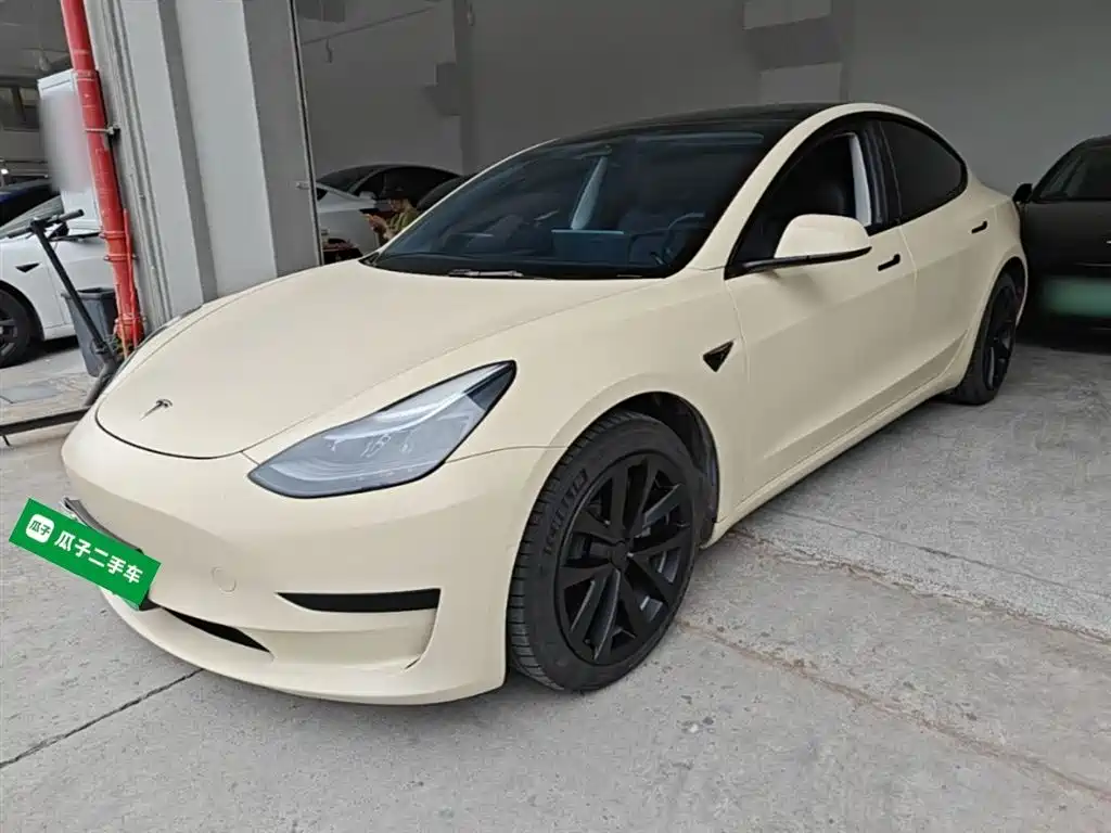 Tesla Model 3 2022