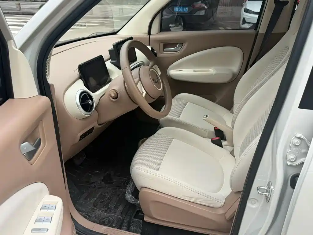 Wuling MINIEV — миниатюра 4