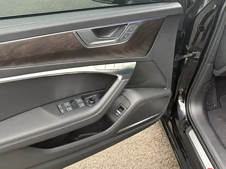 Audi A6L — миниатюра 9