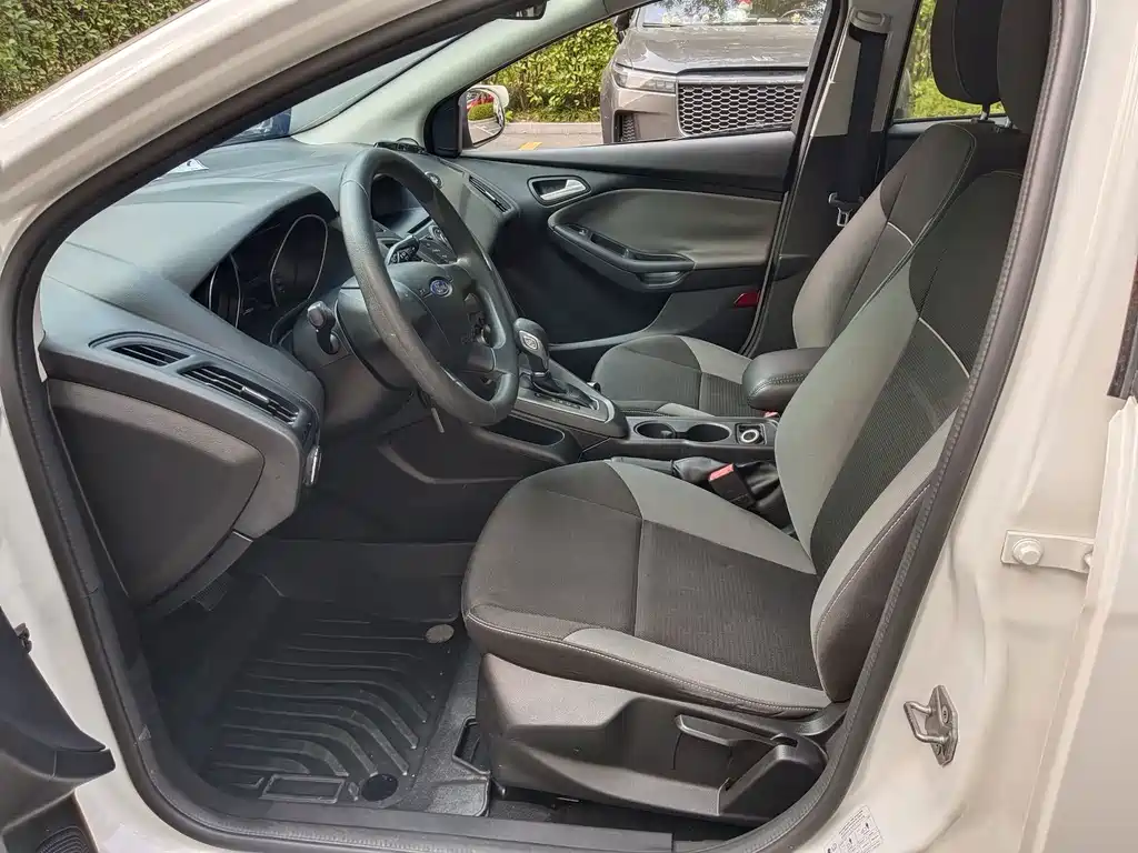 Ford Focus — миниатюра 7