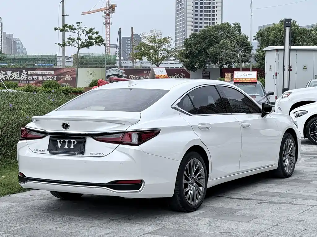 Lexus ES — миниатюра 3