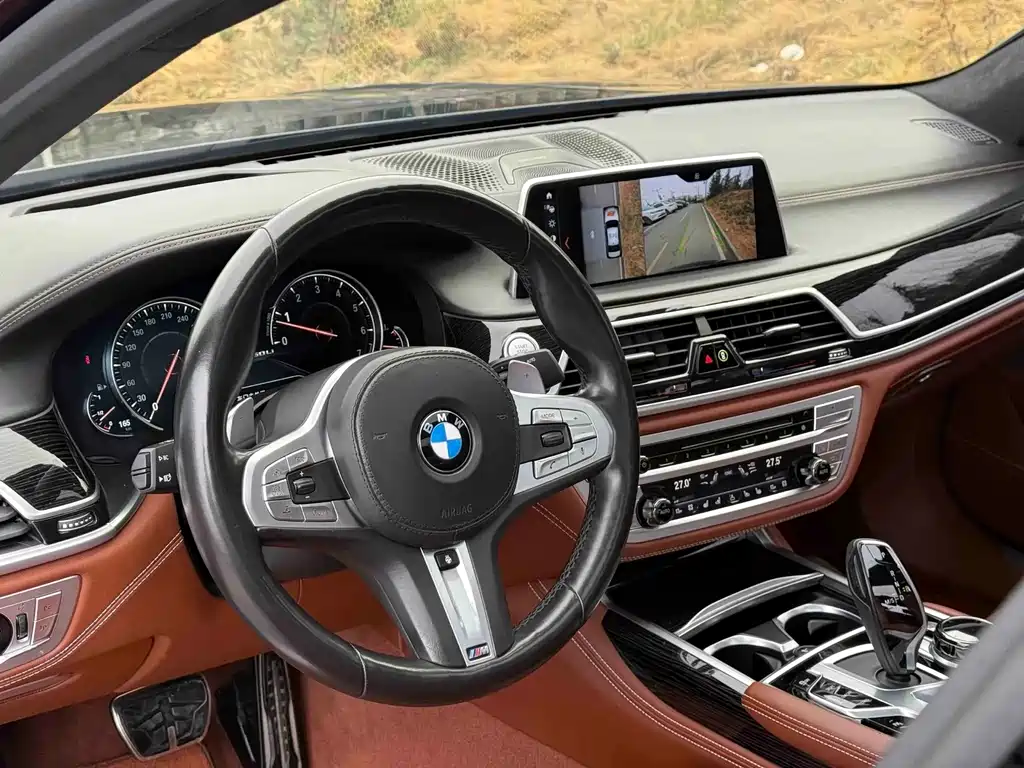 BMW 7 Series — миниатюра 10