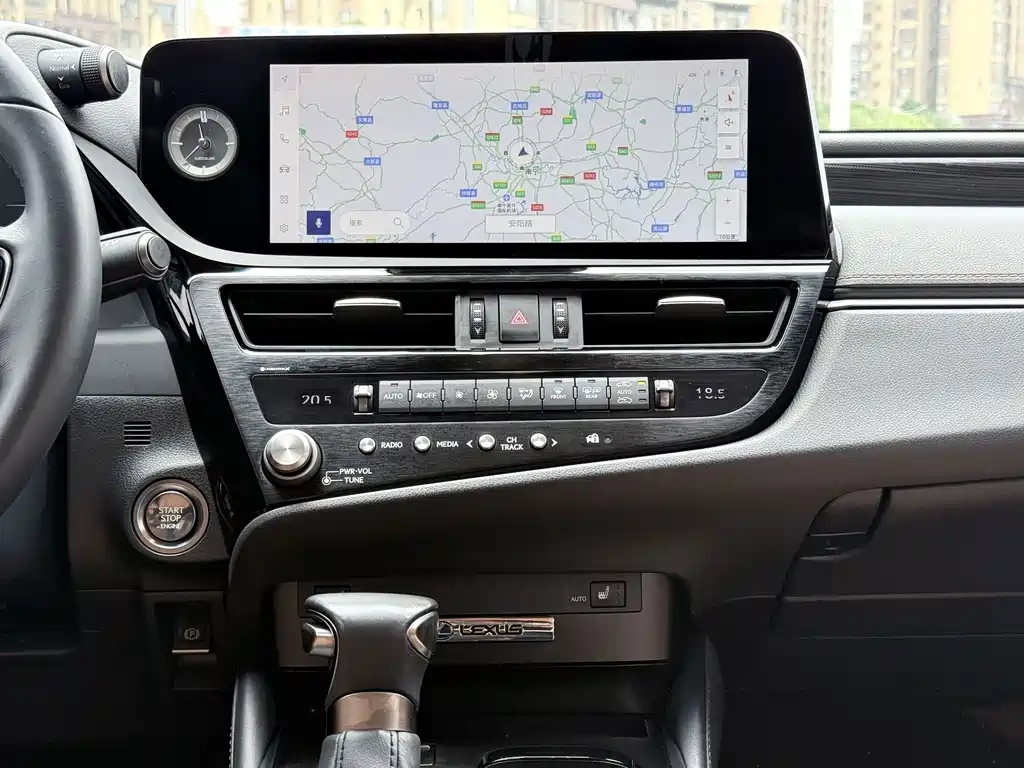 Lexus ES — миниатюра 13