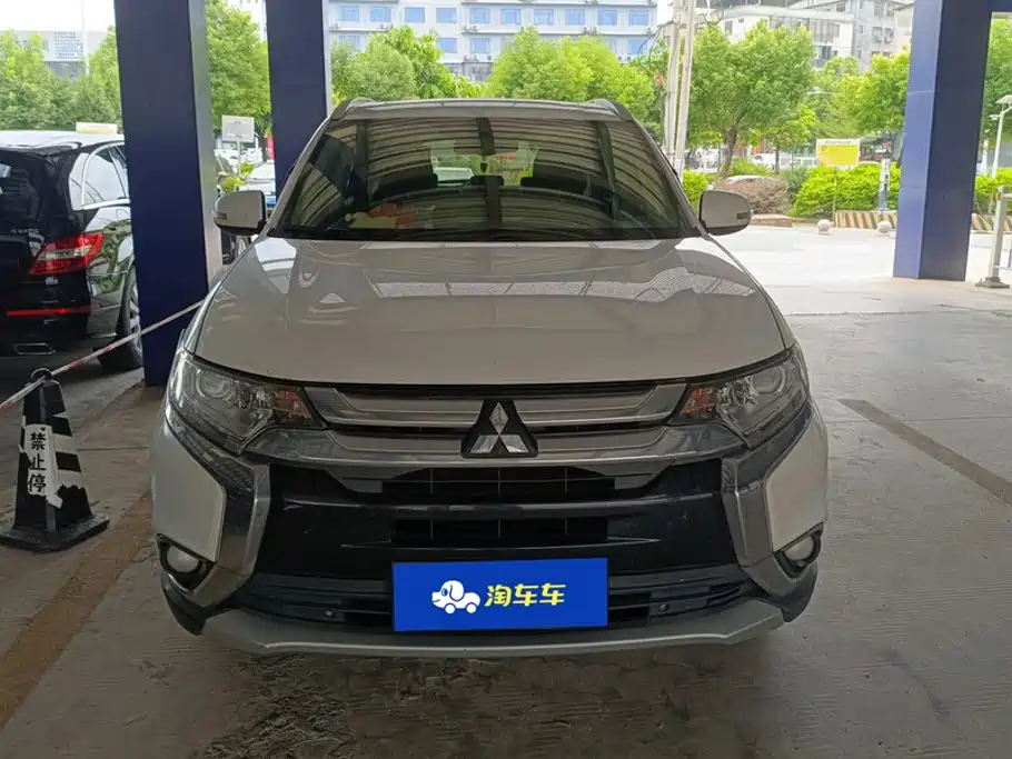 Mitsubishi Outlander — миниатюра 2